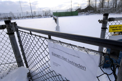 Tennisbanen gesloten wegens sneeuw