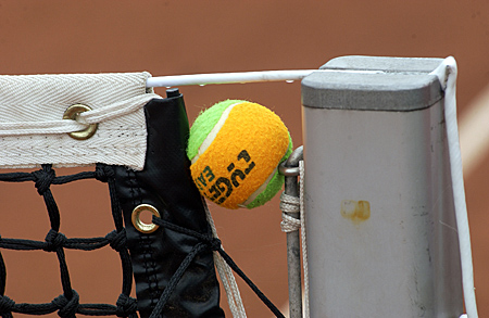 05041450 400 bal tussen net en paal