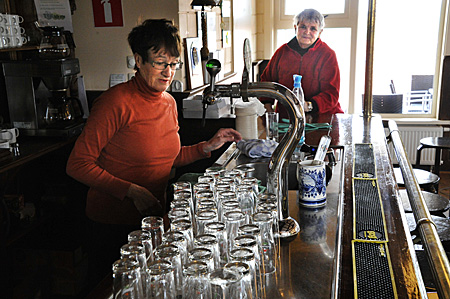 130323aa bar poetsen 400