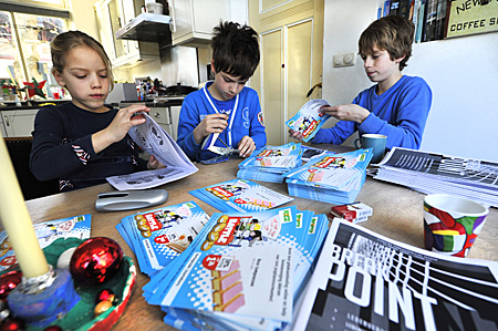 130208 Gebaksflyers aan Breakpoint 400