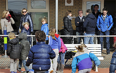 130323aa Open tennisdag  publiek 2 400