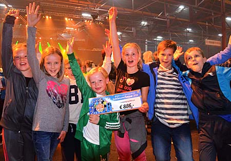 150410 Poieszjeugdsponsorgala groep TVAkkrum 400