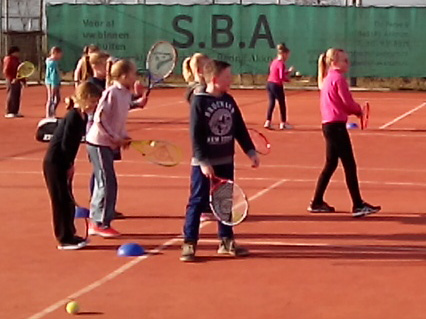 1603 Schooltennis rijtje