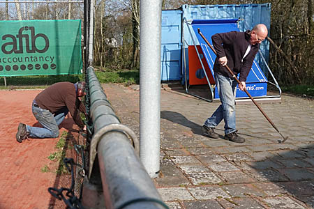 190330 Klussendag onkruid WimvanTrichtenHermanBierma 450