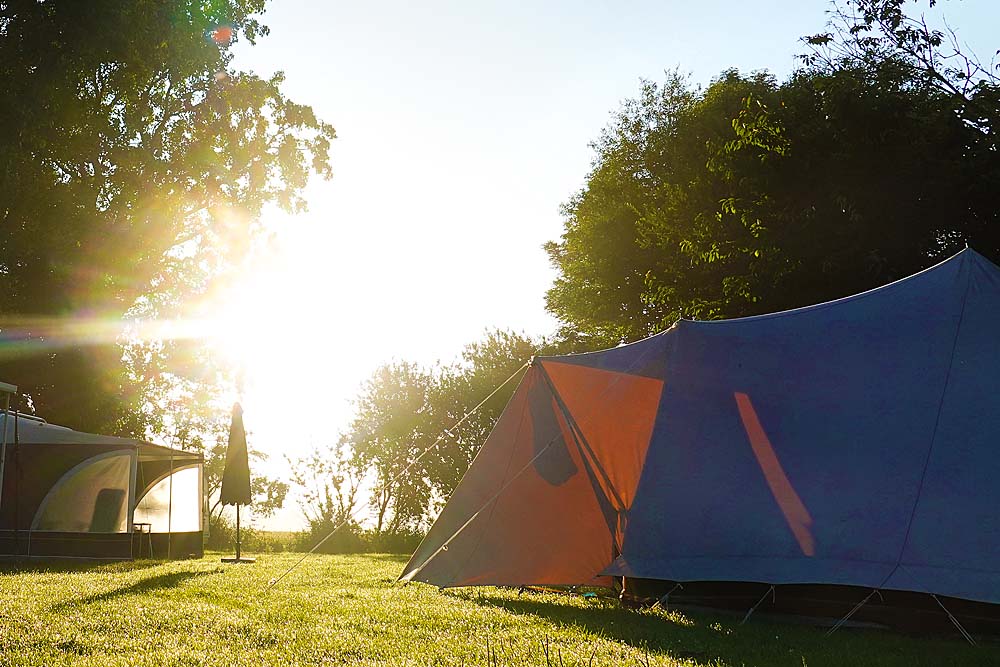 21071850 kamperen tent