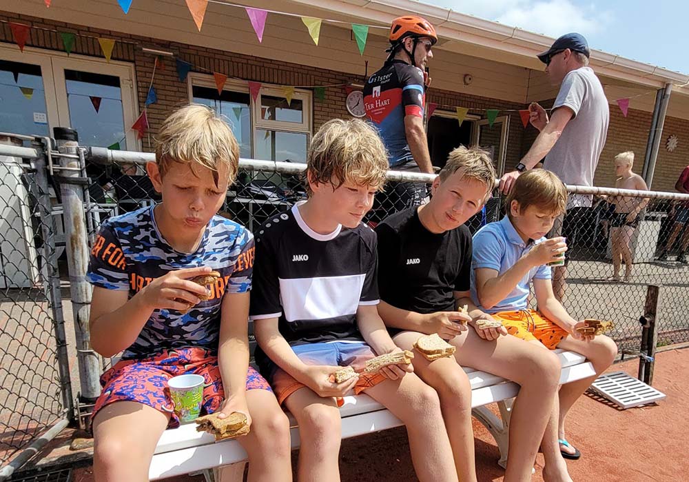 20220618 Tenniskamp boterham