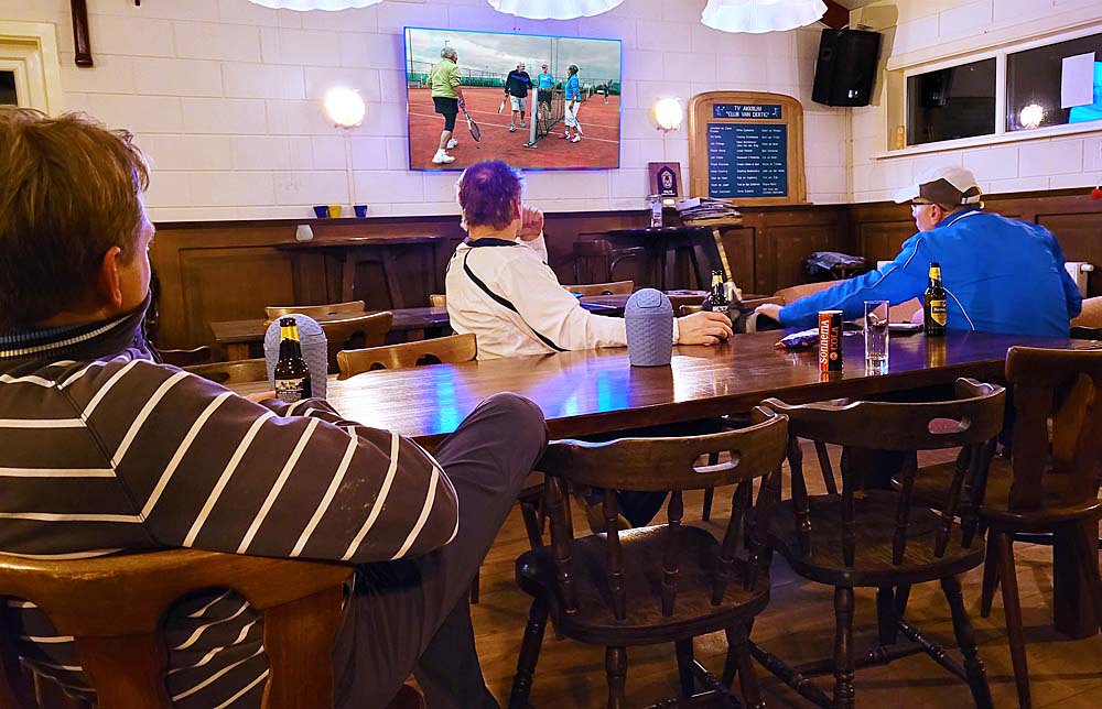 220210 Kantine nieuwe tv 1000