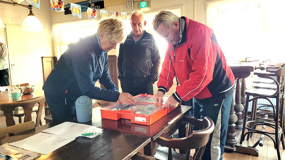 221120 TVA EHBO doos inpakken