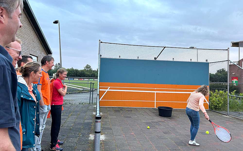 240622 TVA Voetbal kijken in kantine 1