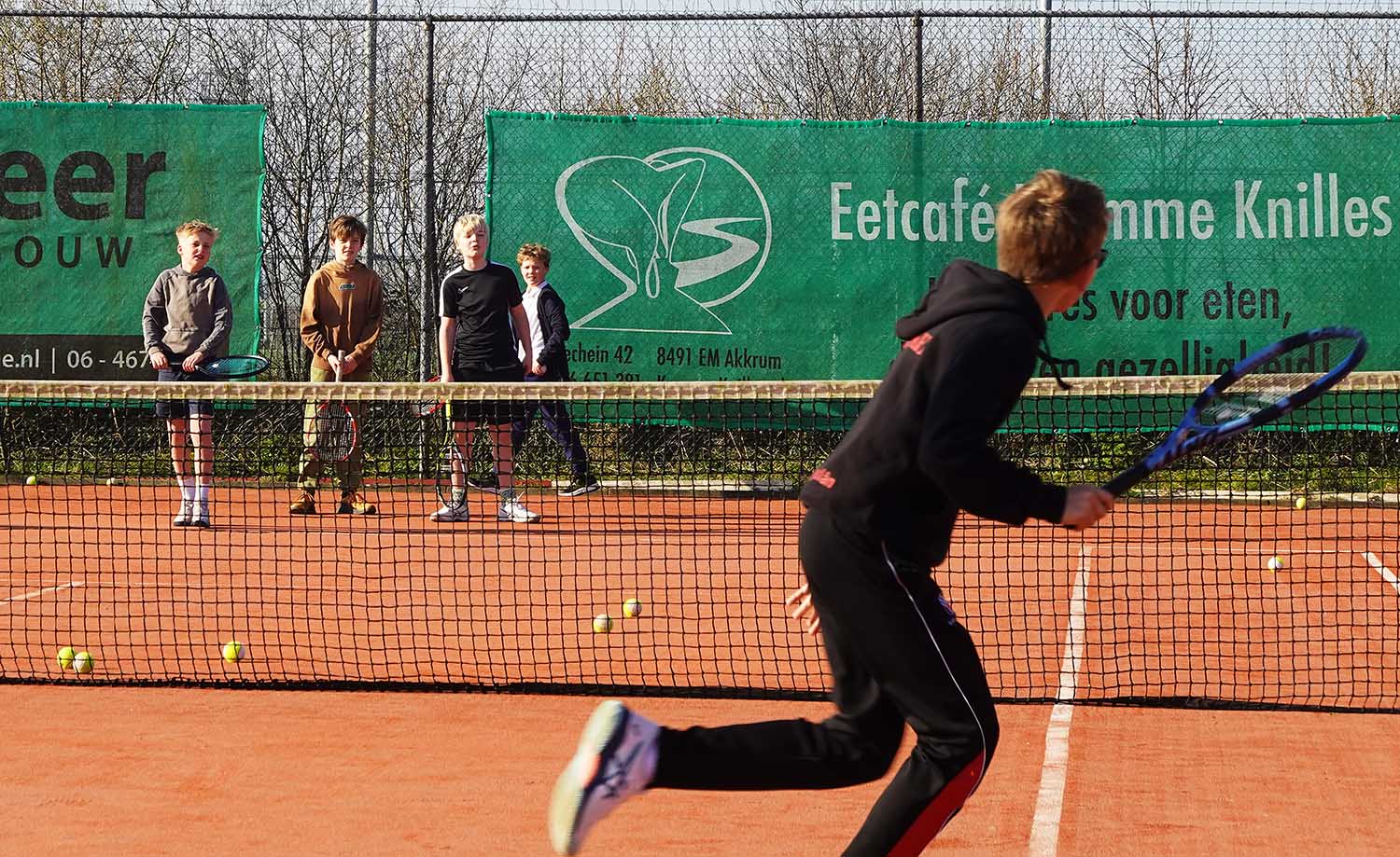 250321 Akkrum TVA schooltennis 7
