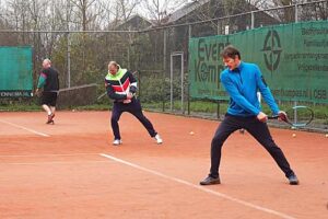 211204 tvakkrum les op coronazaterdag drietal backhand 450